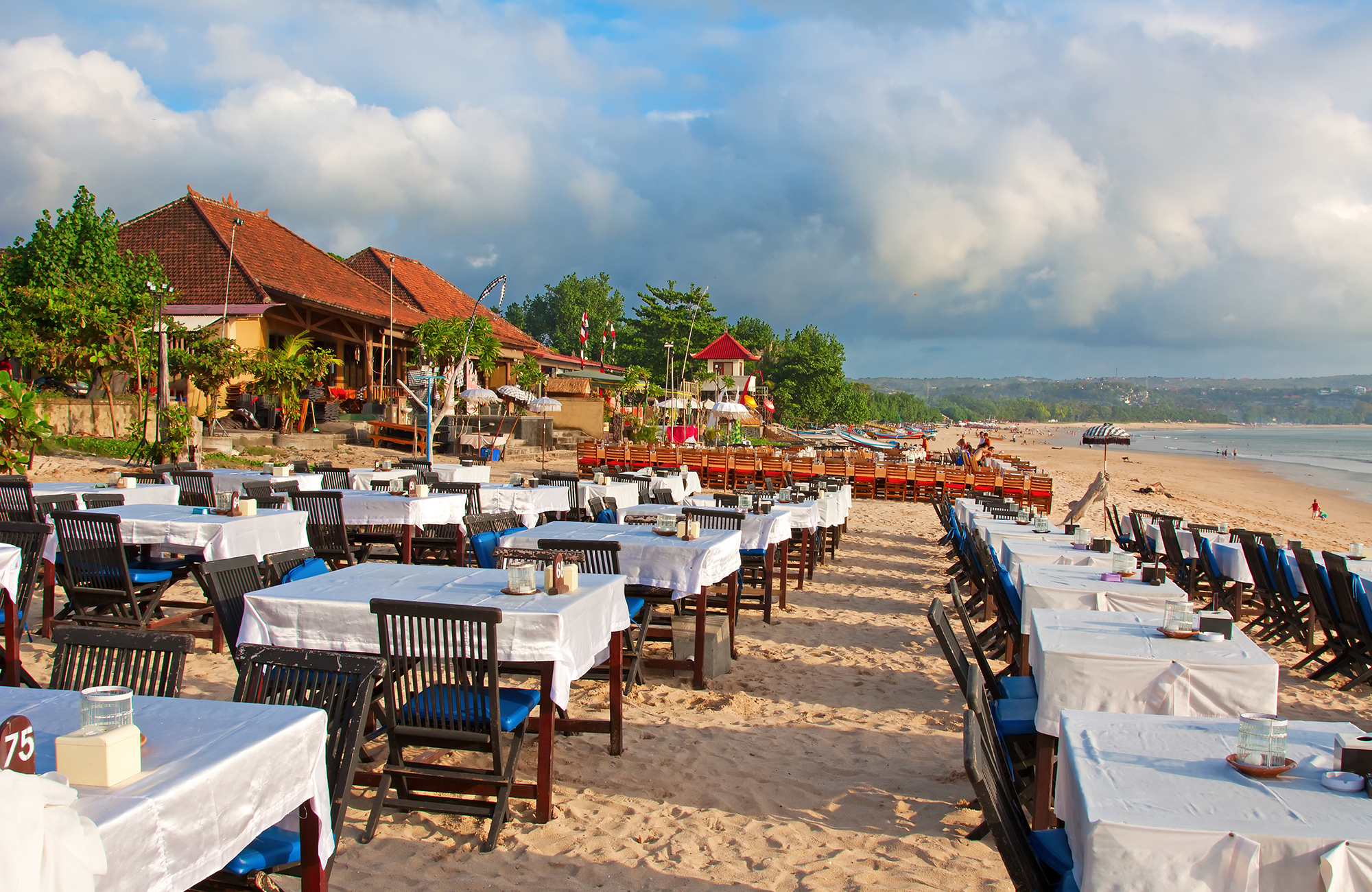 restaurang på jimbaran beach på bali