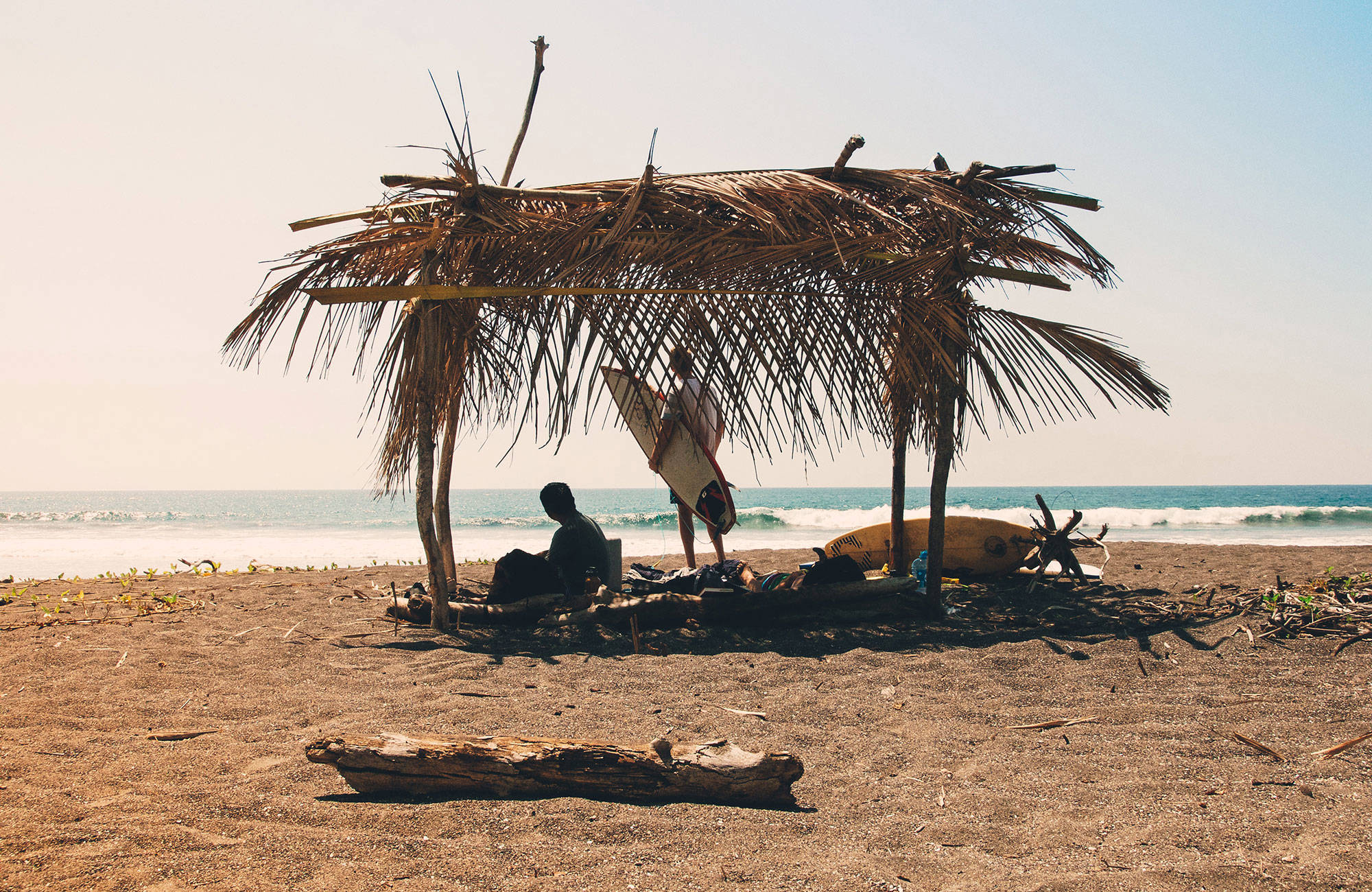 Njut av lata dagar på stranden i Costa Rica