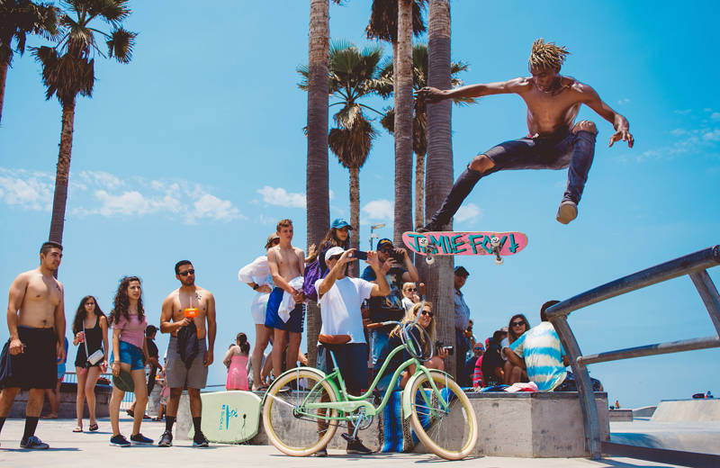 los-angeles-usa-venice-beach-skaters-cover