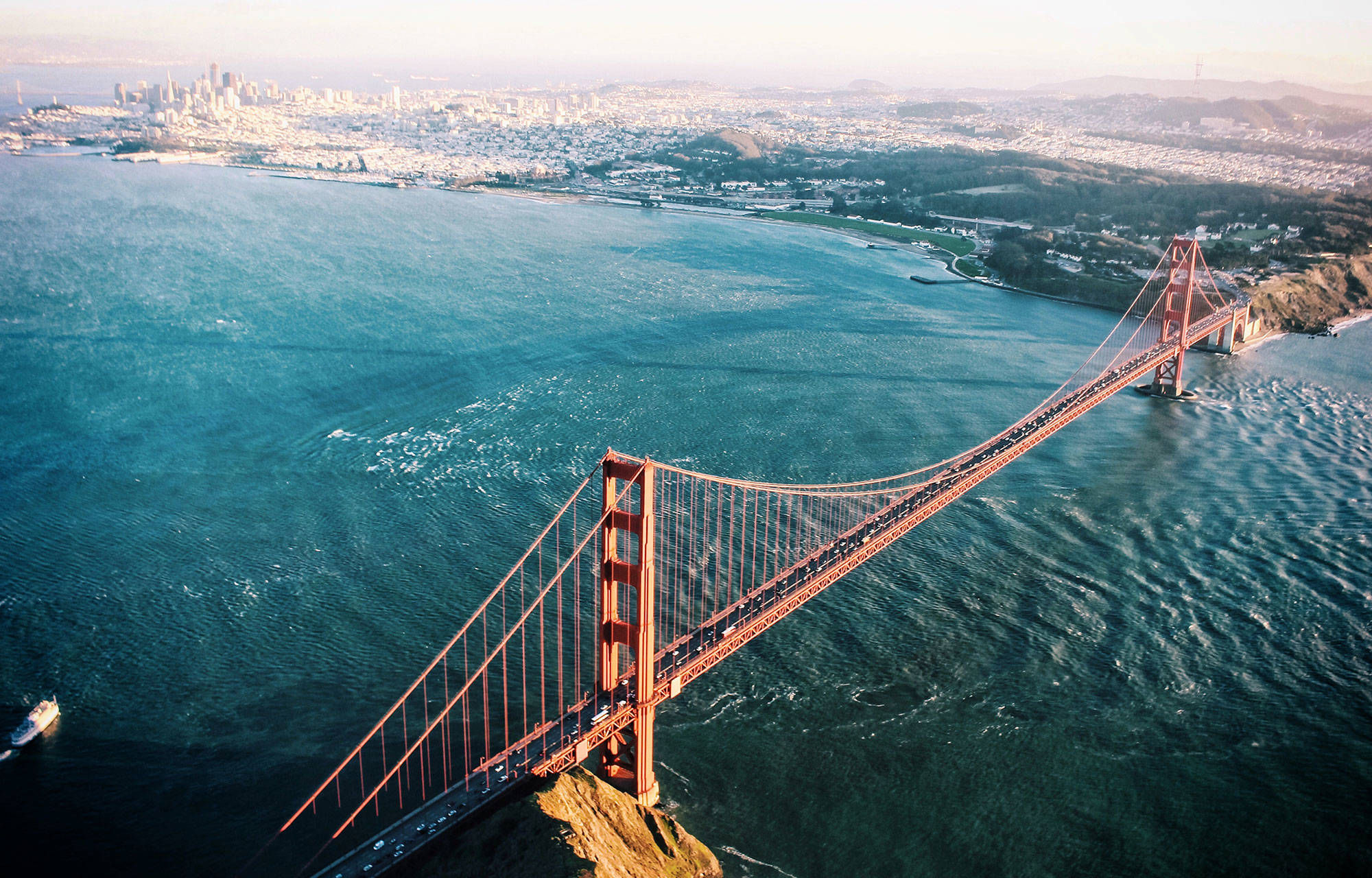 Studera i San Francisco i kör över golden gate bridge
