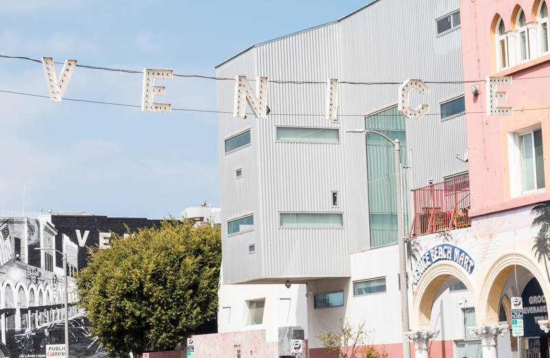 los-angeles-venice-beach-sign-cover