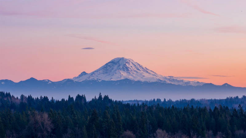 green-river-mount-rainier
