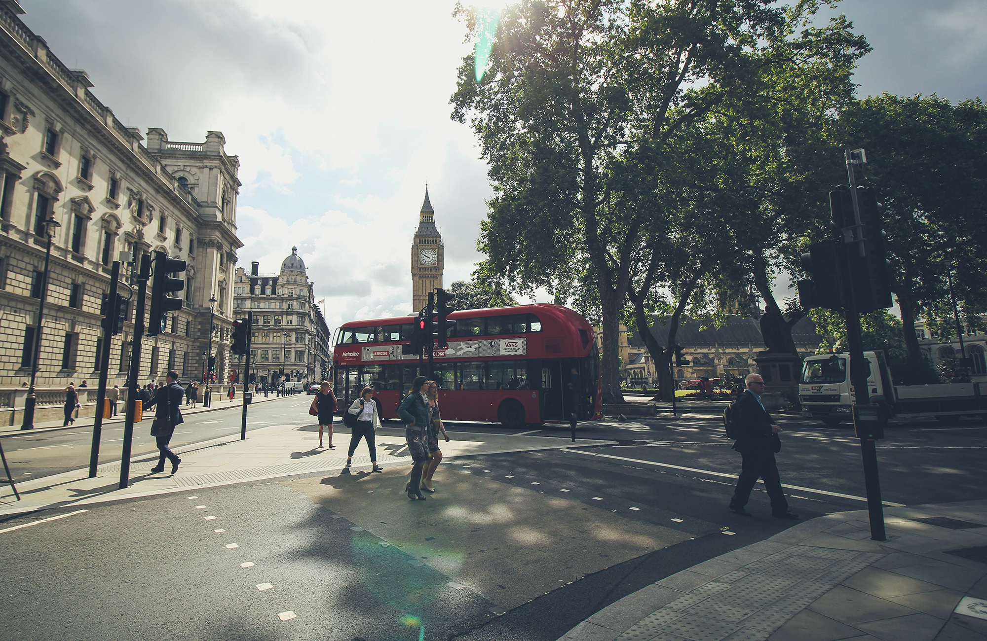 hektisk gata i centrala london