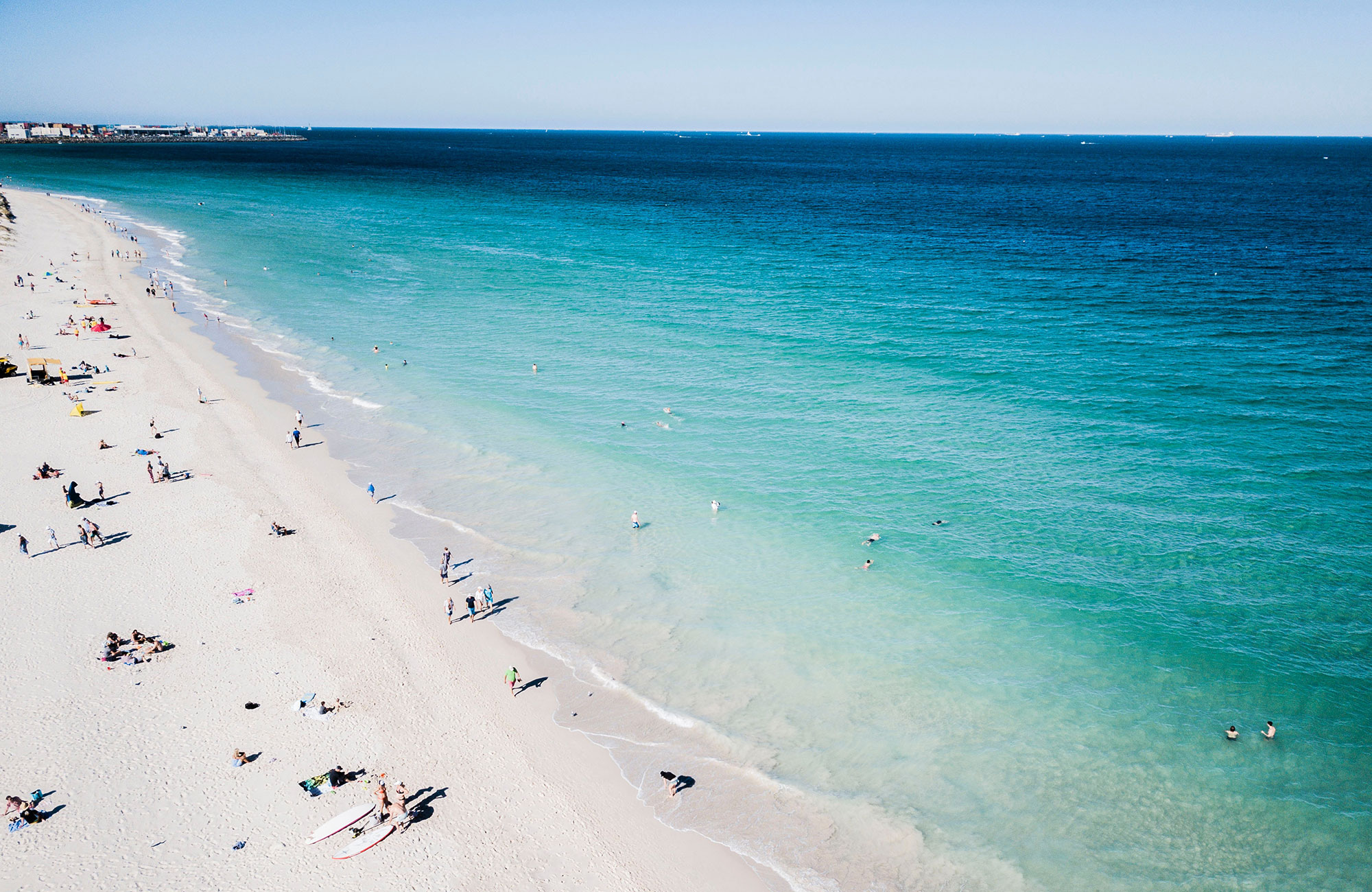 beach-people-surfboards