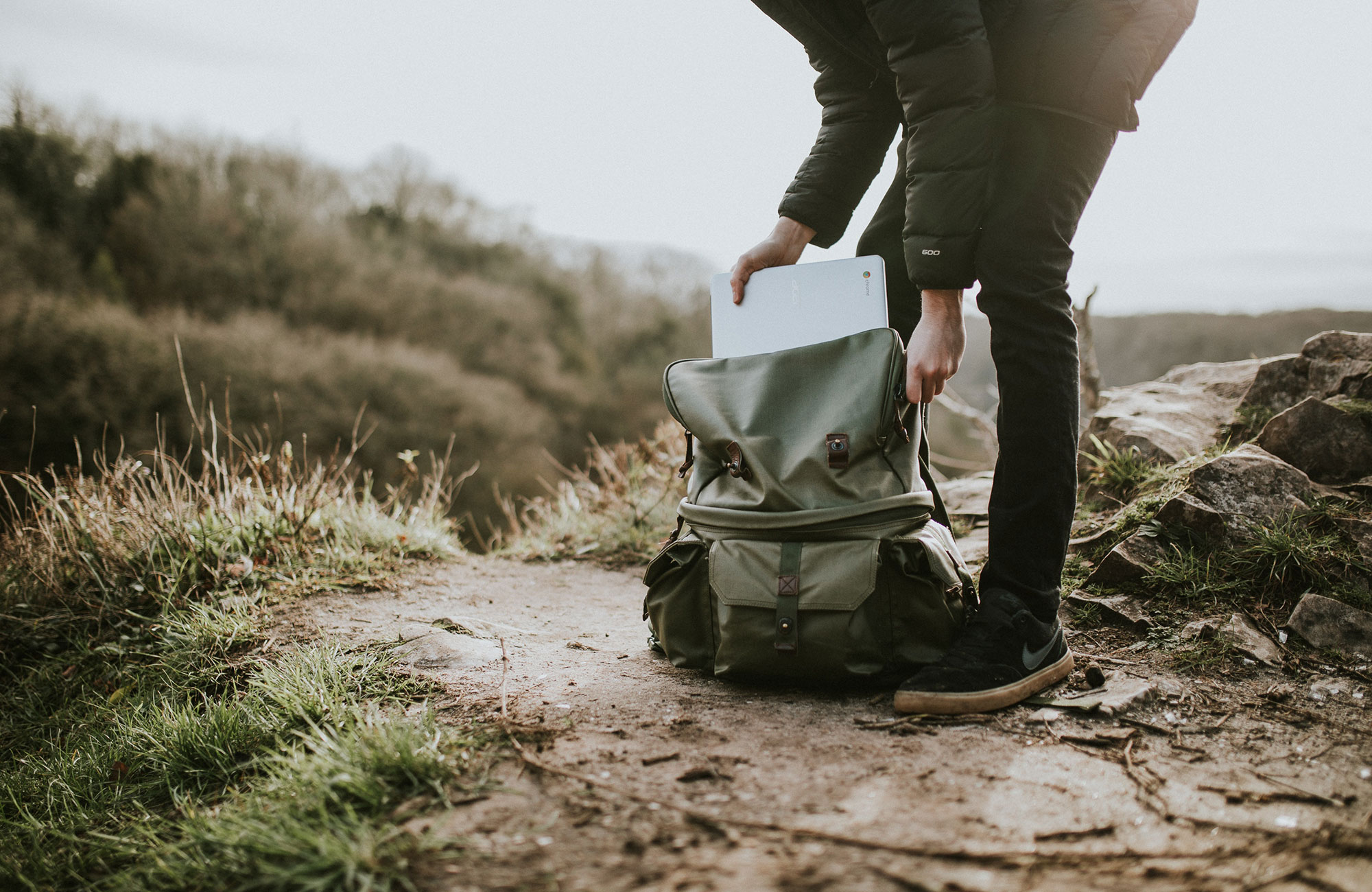 Packa väskan på backpackresa