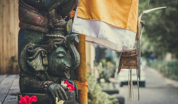 bali-indonesia-travel-inspiration-statue-cover