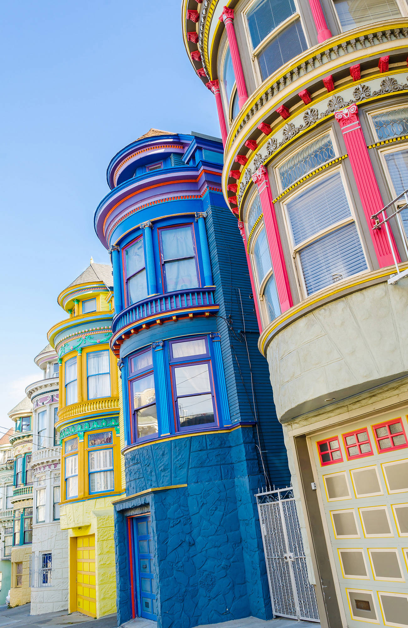 san-francisco-colorful-victorian-style-house-sidebar