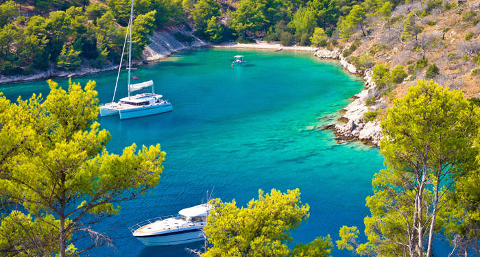 Passa på att ta en segeltur på din resa genom Kroatien