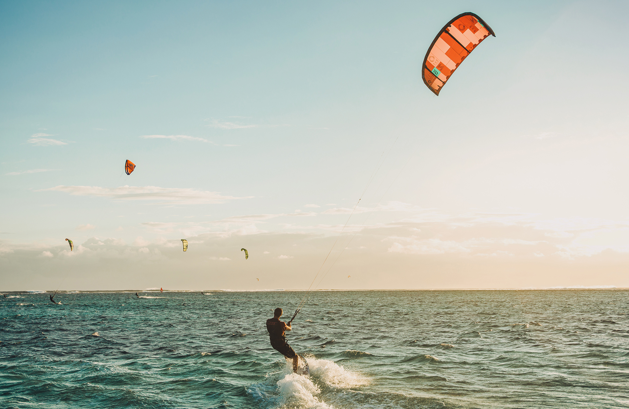 Prova kitesurfing på sin semester