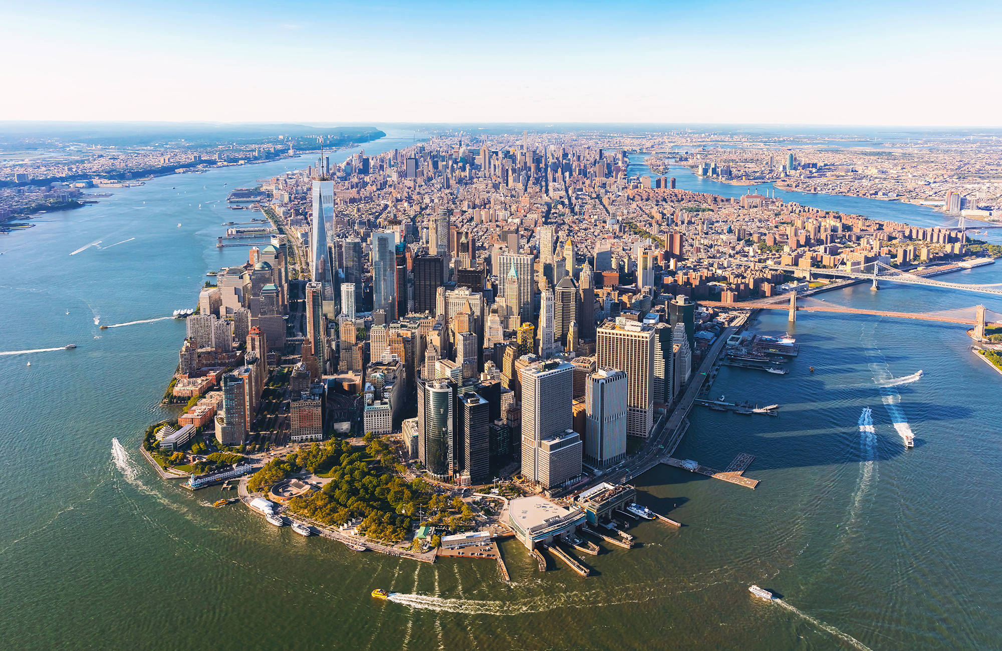 Vy från en helikopter över Manhattan i New York.