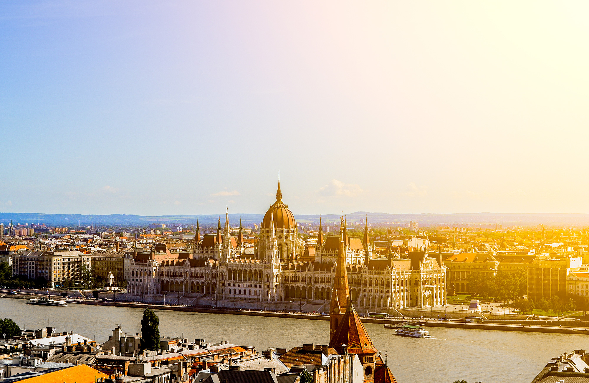 solen skiner under en klassresa till budapest