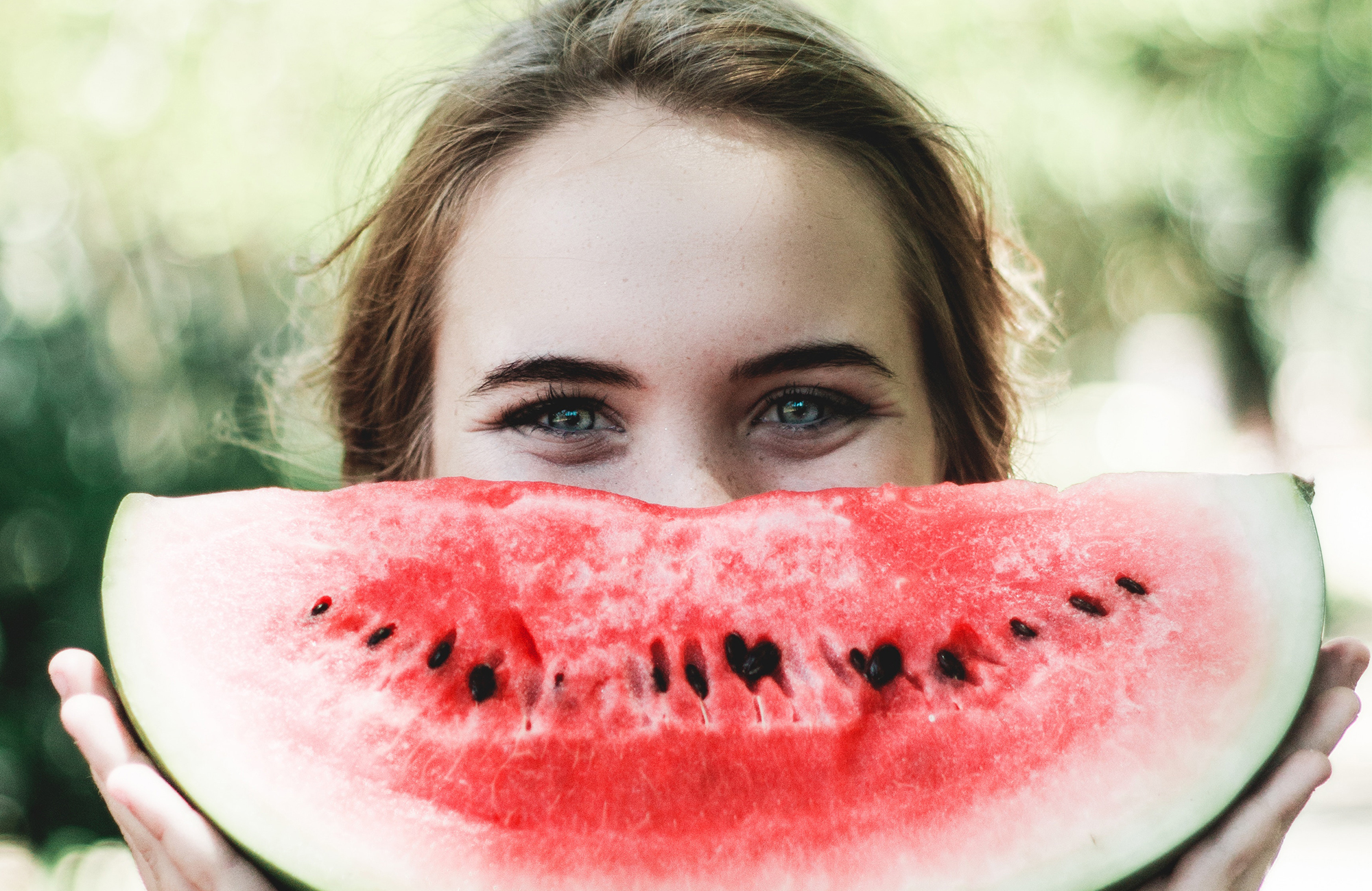 planning-smiling-girl-close-up-cover