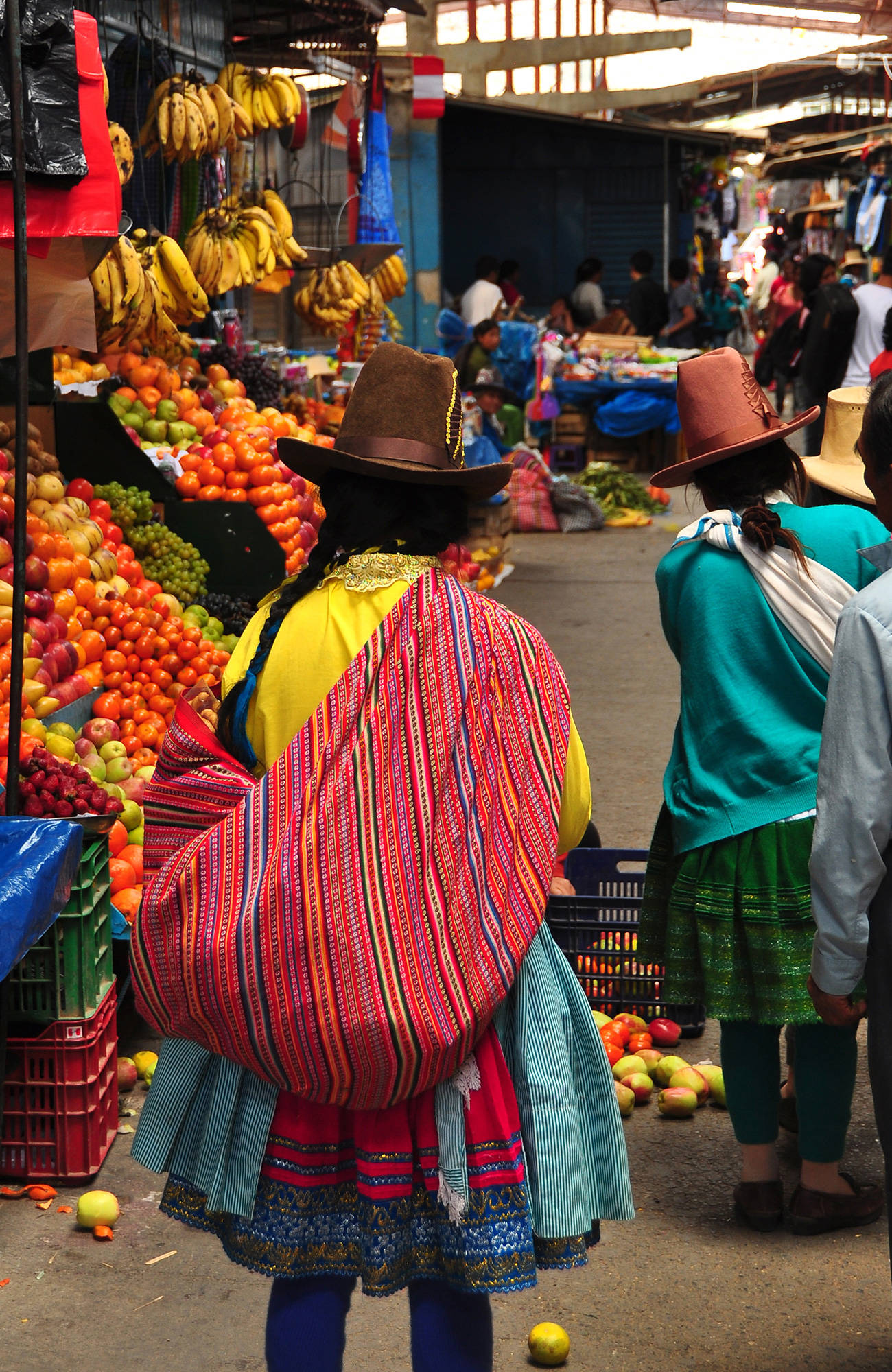 cuzco-peru-market-peruvian-indigenous