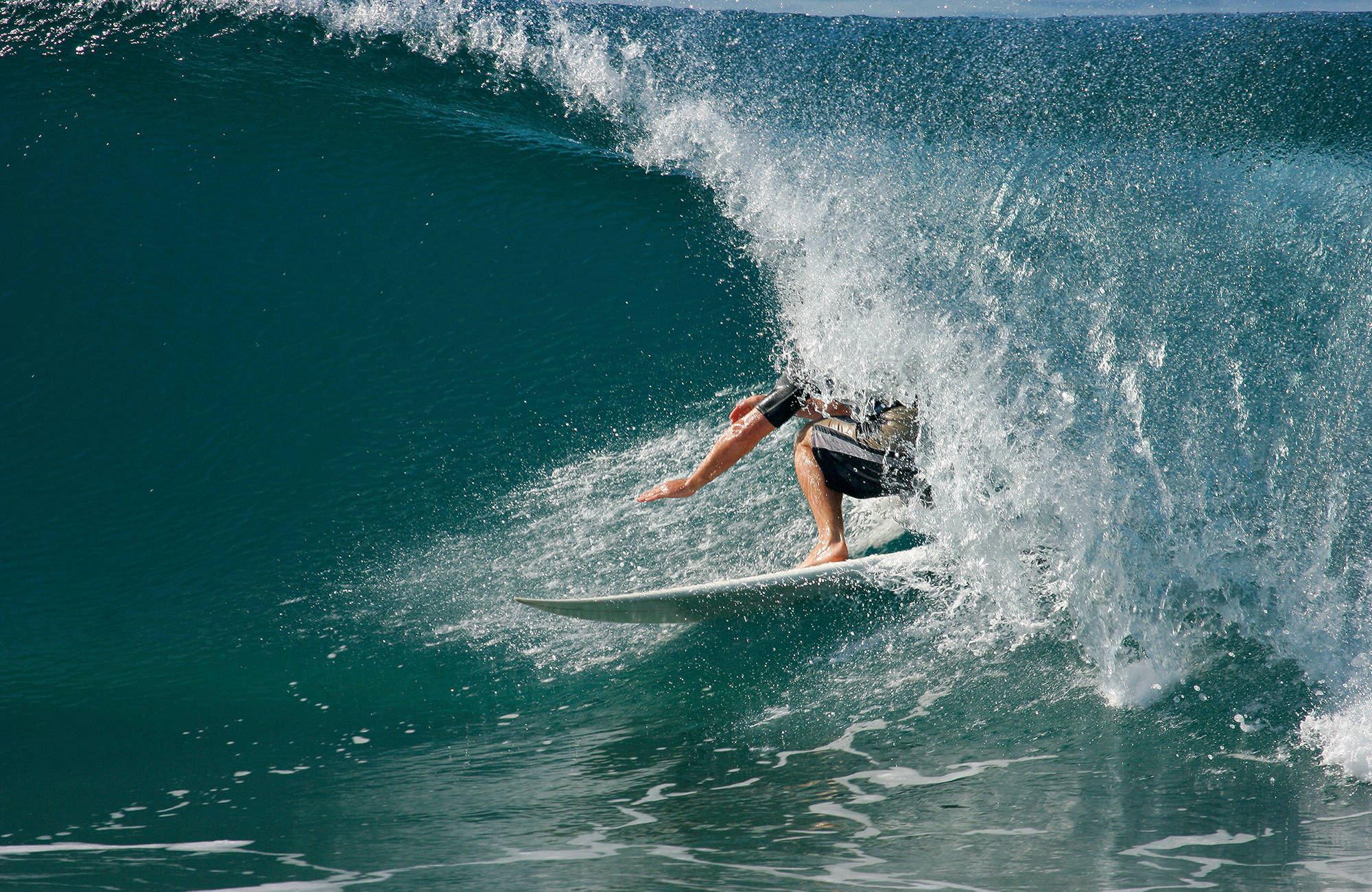 surfing-australia-man-inside-tube-cover