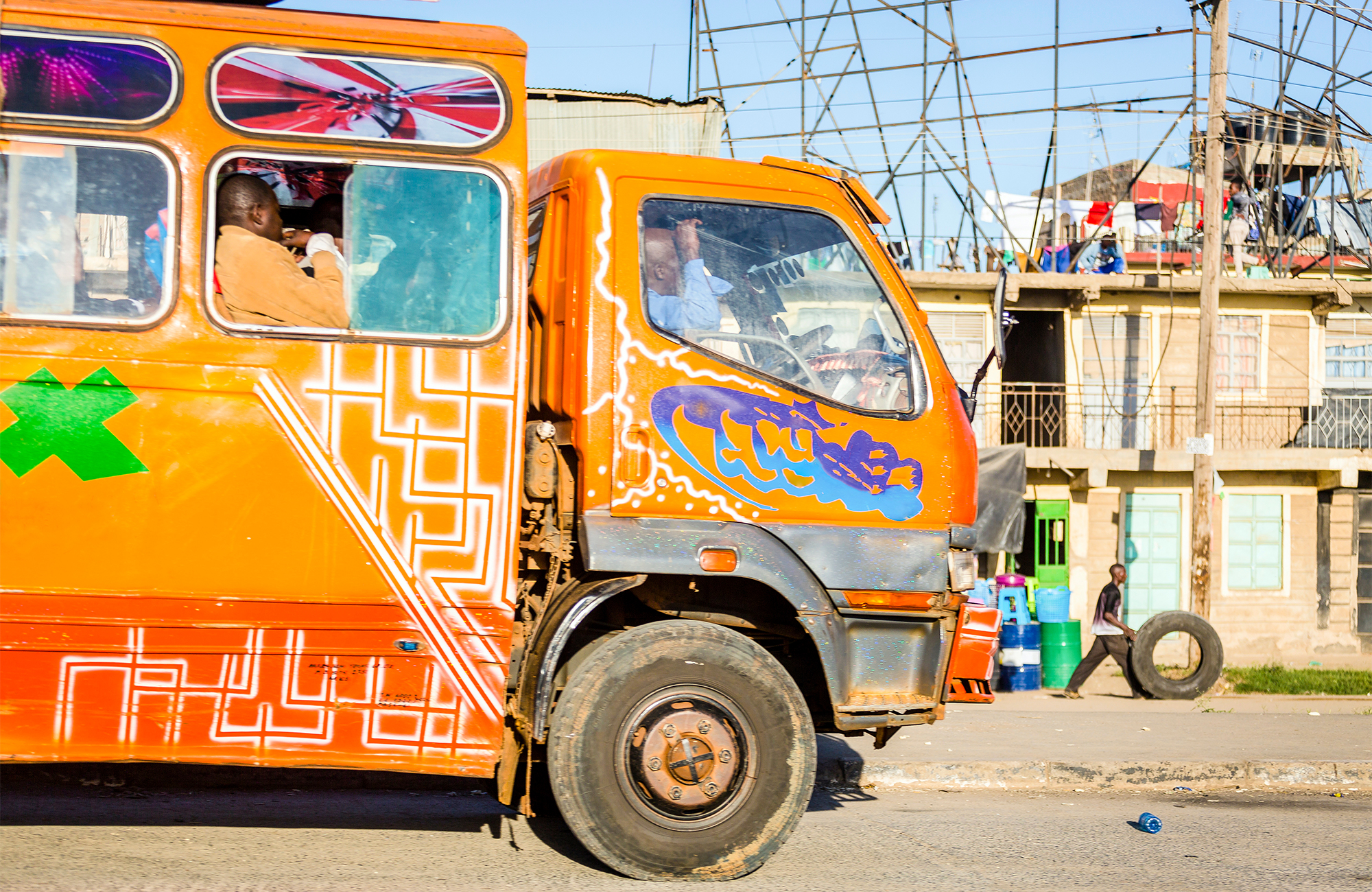 Stadsbussen "matatu" i Nairobi