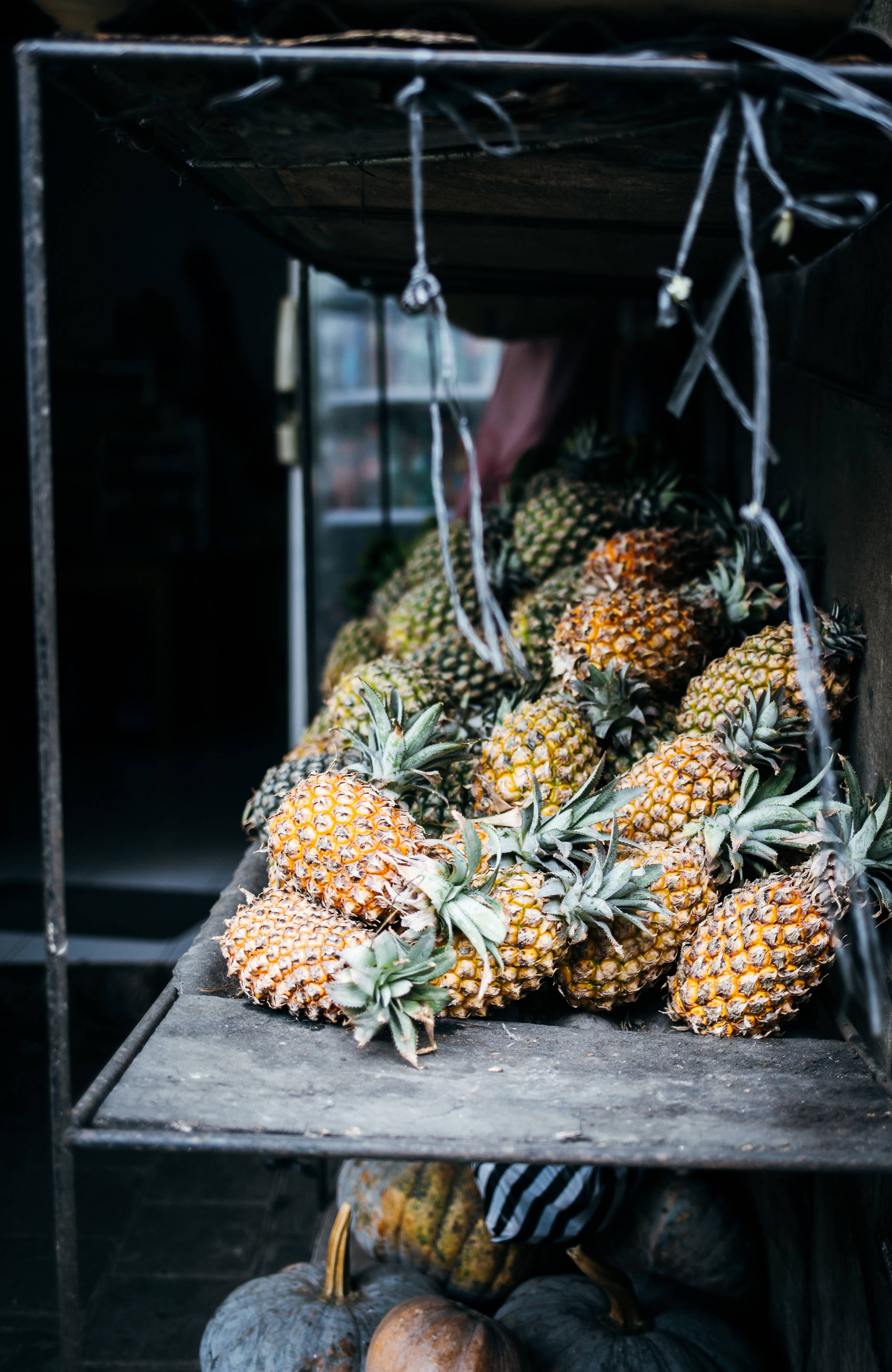 bali-market-pineapples-sidebar