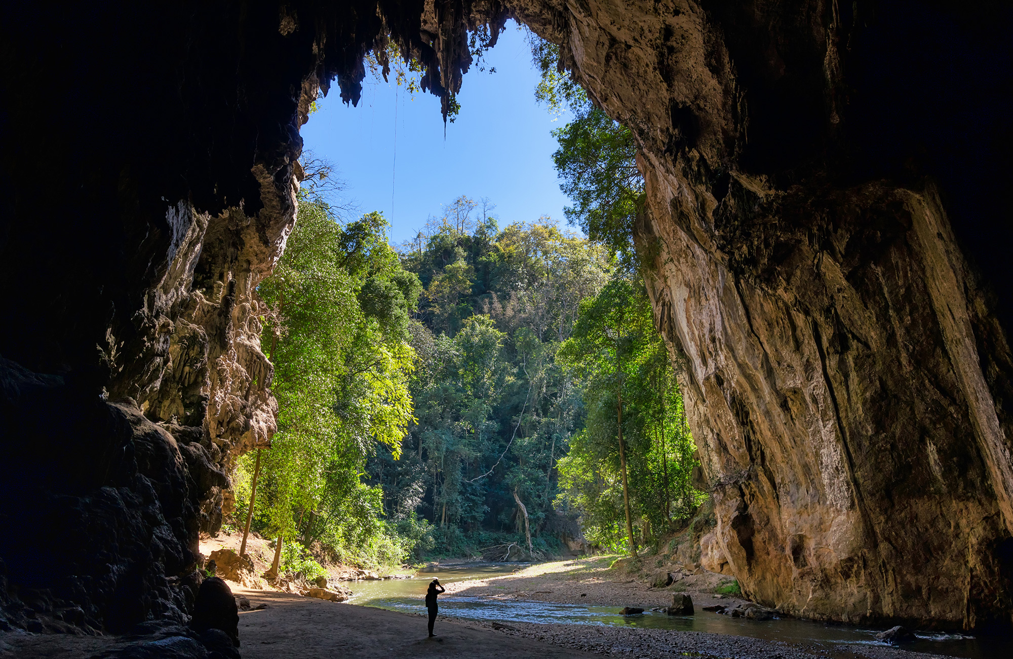 Grottan Tham Lod i Thailand