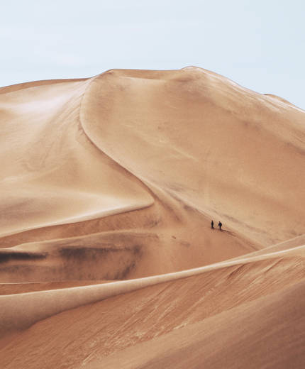 enorm sanddyna under resan med campervan i afrika