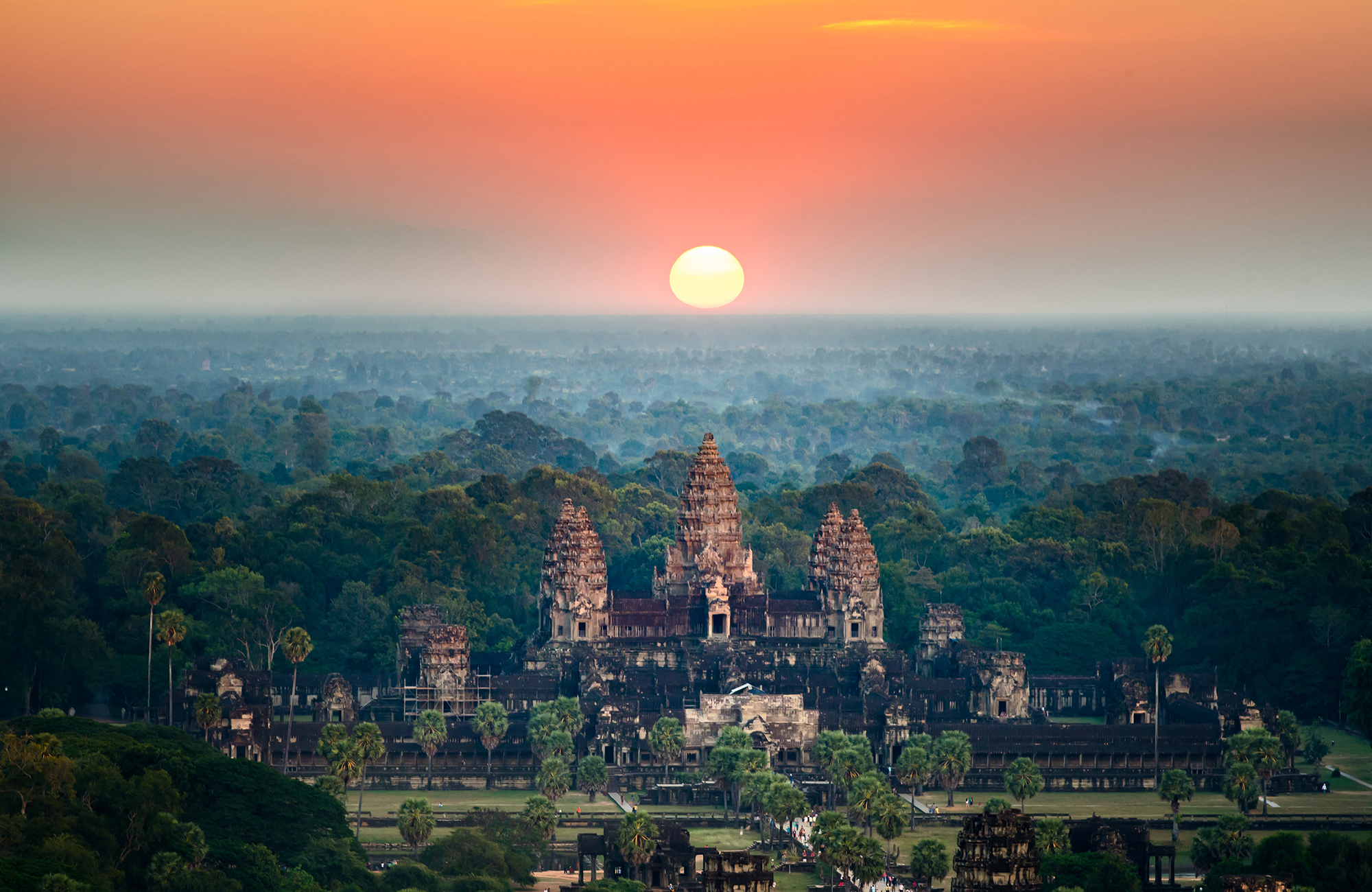 angkor wat i kambodja i solnedgången