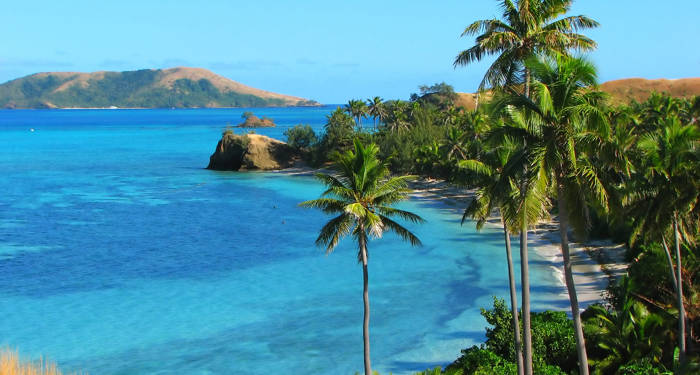 En av Fijis alla vackra stränder