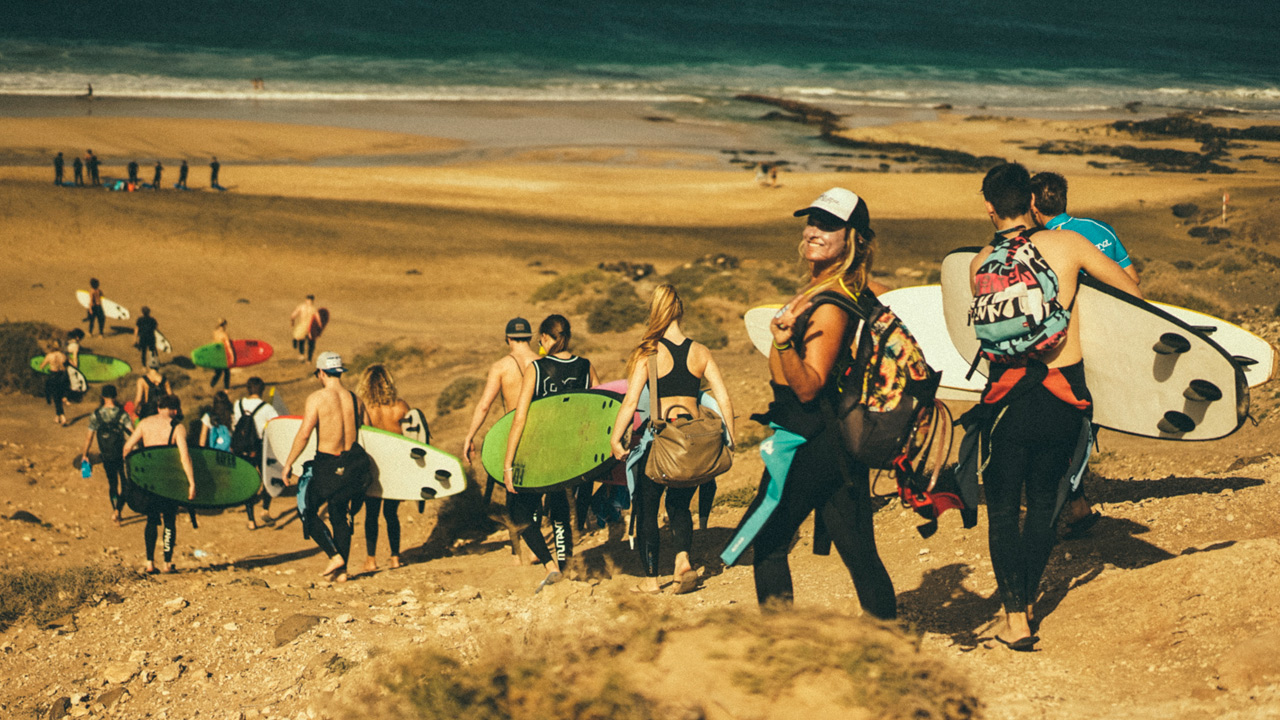 Lär dig surfa i Fuerteventura | Surfspots Europa
