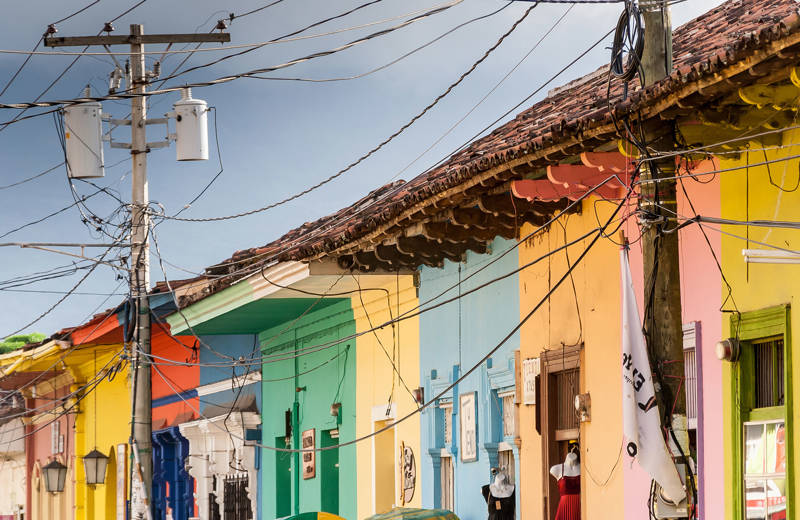 nicaragua-granada-colorful-houses