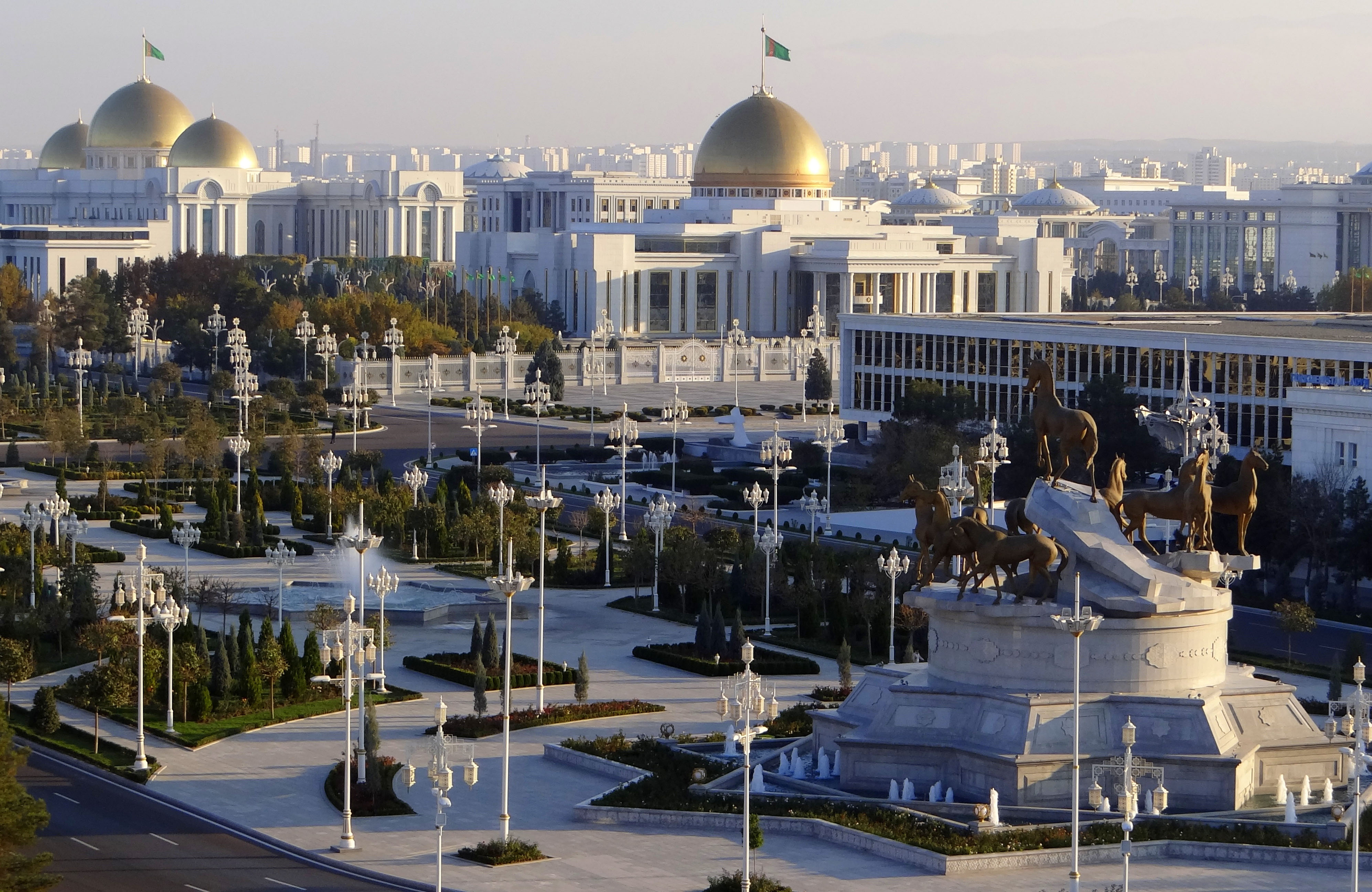 stora byggnader i Ashgabat i Turkmenistan, Centralasien