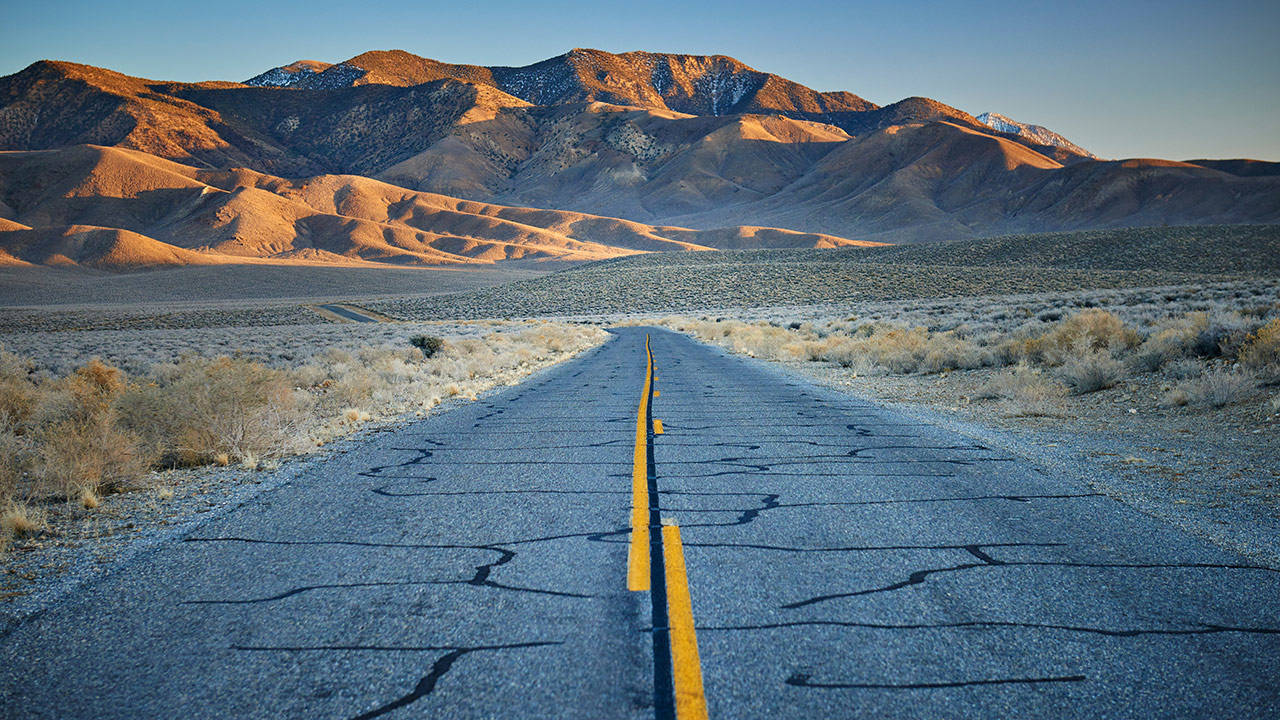 Den spikraka vägen Route 66 i USA kan köras under en resa i maj.