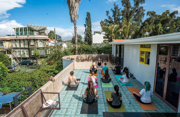 selina-hostel-san-jose-costa-rica-rooftop-yoga