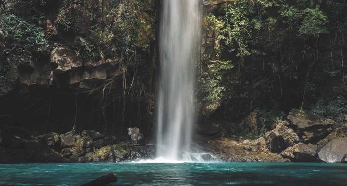 monteverde-costa-rica-waterfall