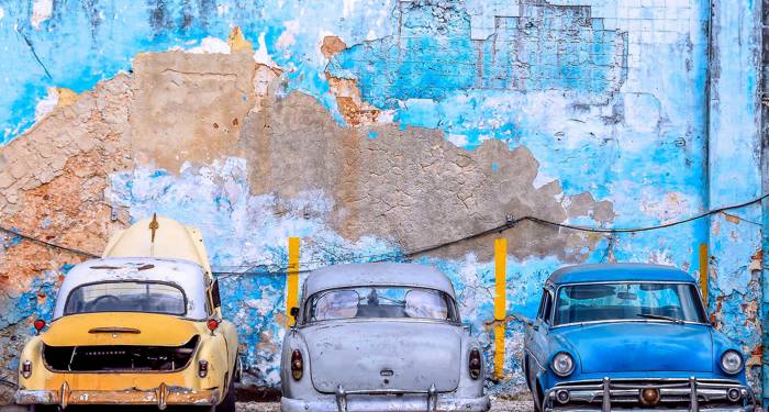Kolla in alla häftiga gamla bilar som finn i Havanna