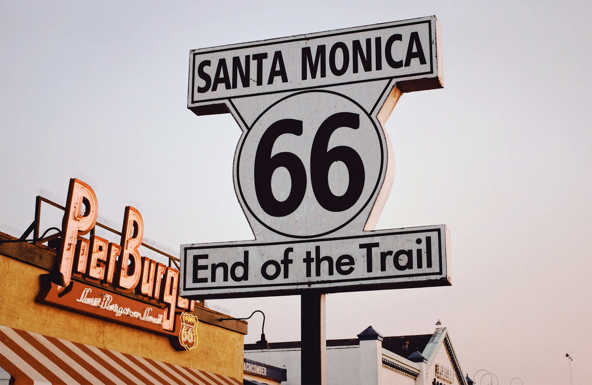 En sista sevärdhet längs Route 66 är Santa Monica Pier i Kalifornien