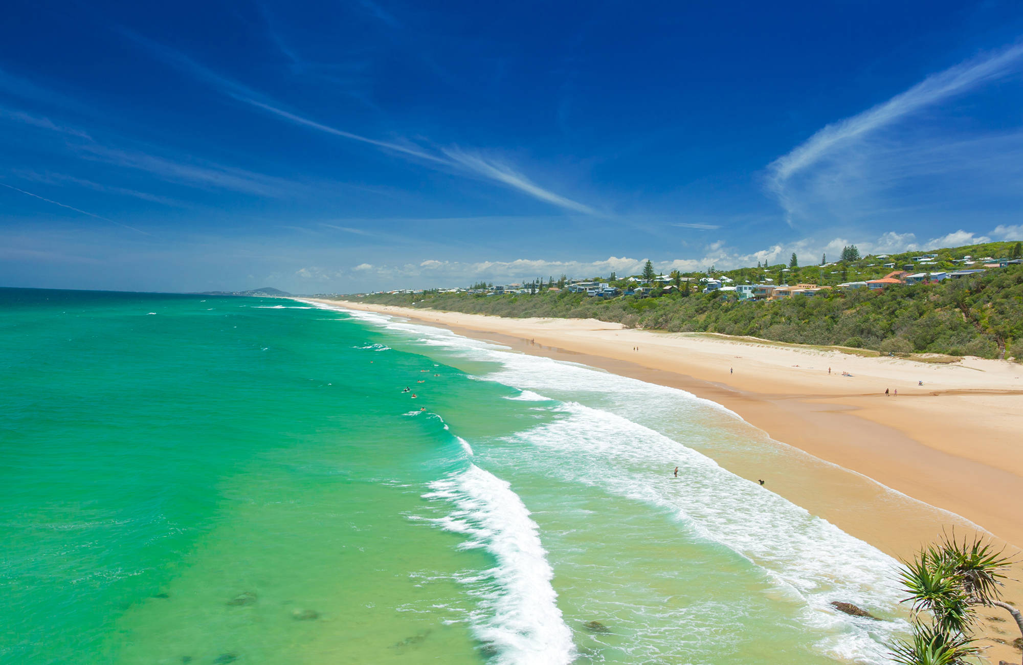 Att studera på Sunshine Coast låter dig njuta av vita sandstränder och turkost vatten i havet
