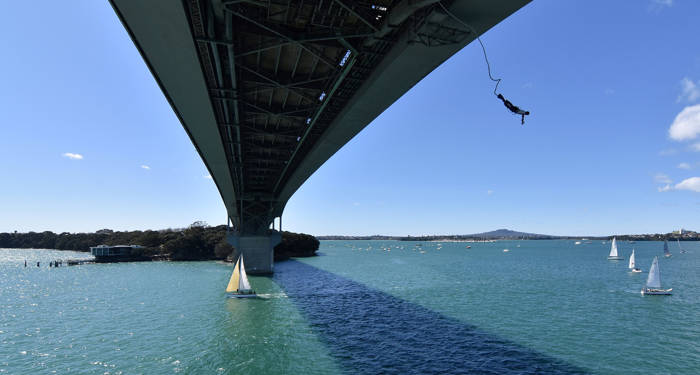 bungy-jump--Harbour-Bridge-Auckland-New Zealand