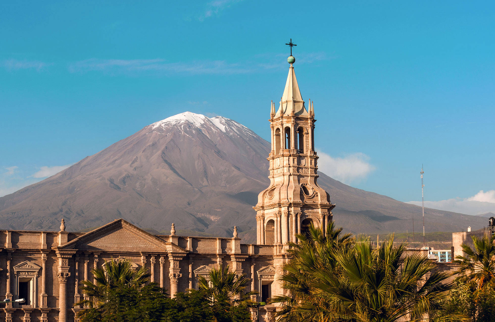 peru-arequipa-church-andes-volcano-el-misti