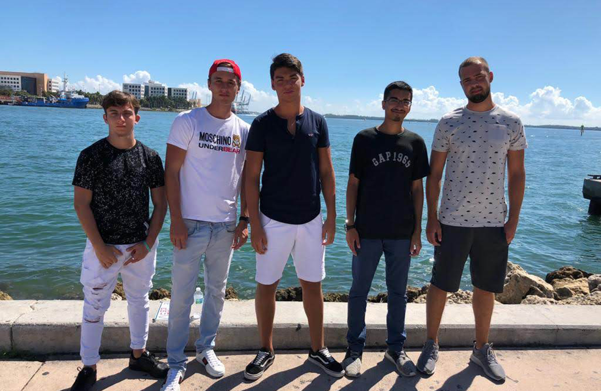 Gavin och hans vänner studerar på Hillsborough community college