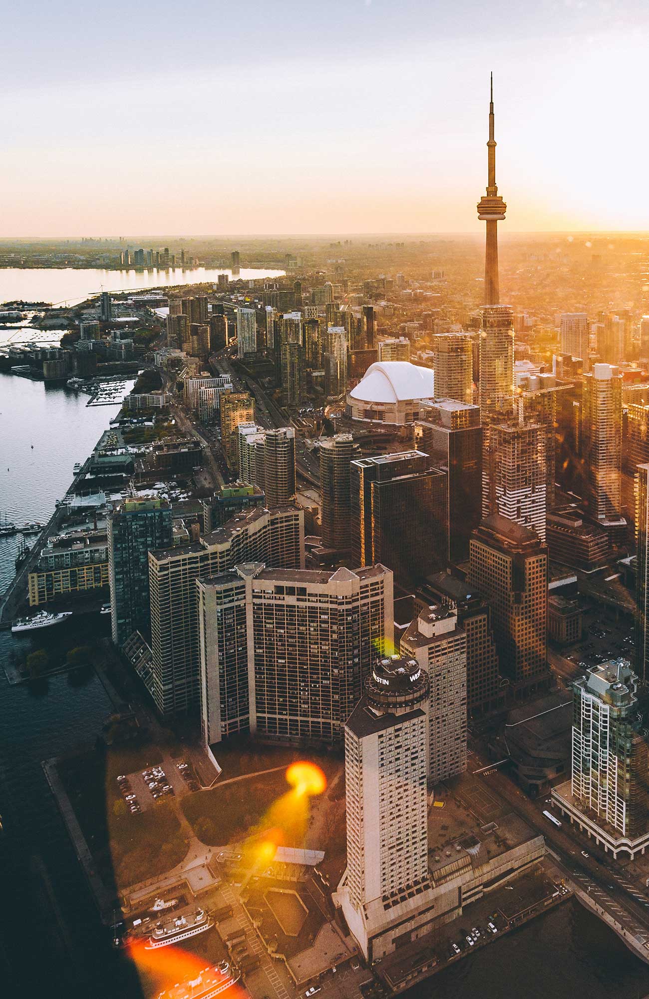 canada-toronto-skyline-at-sunset