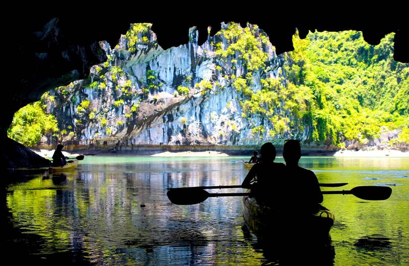 paddla kajak i halong bay