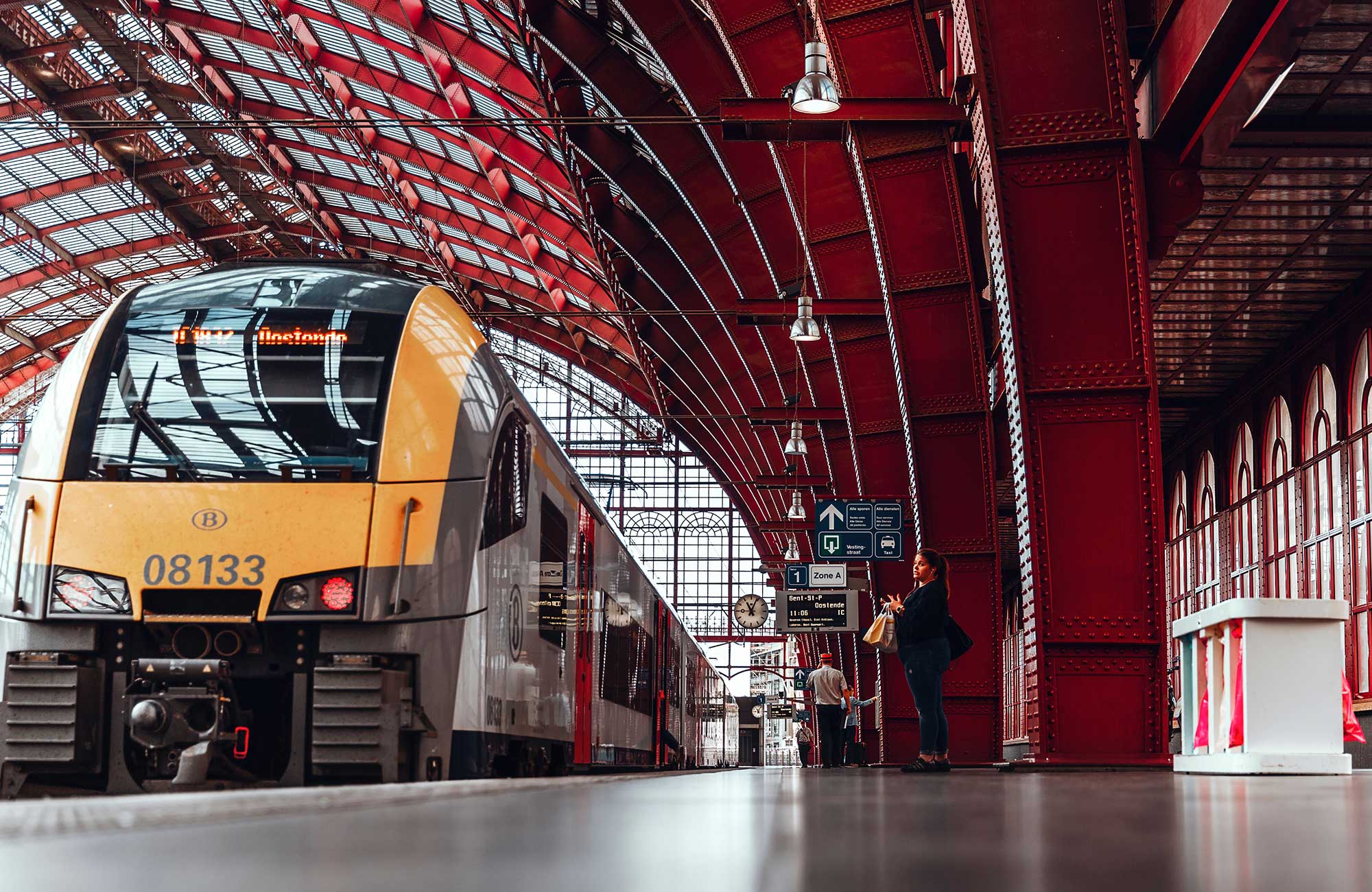 Train Belgium Antwerpen Central Station Kievit