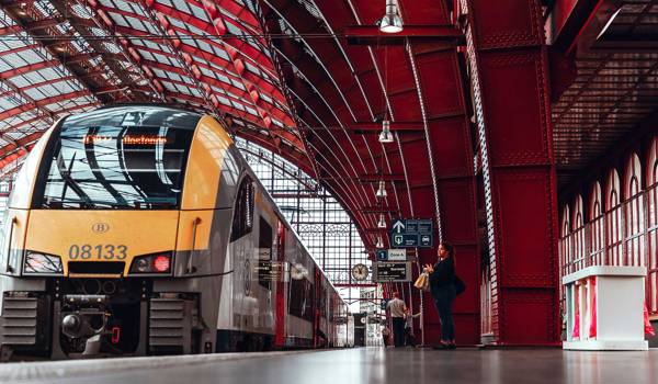 Train Belgium Antwerpen Central Station Kievit