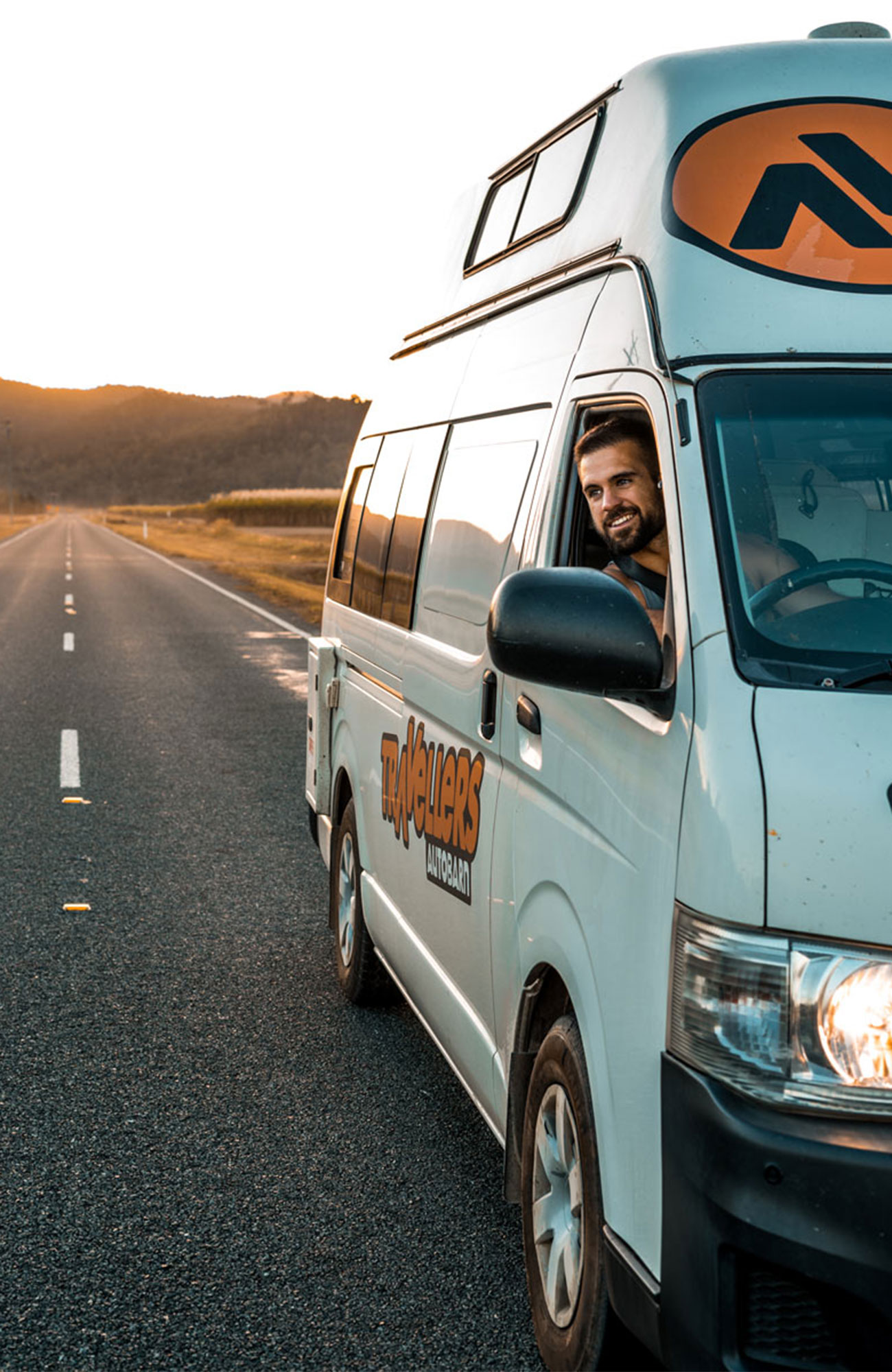 Hyr Hi5 campervan från Travellers Autobarn