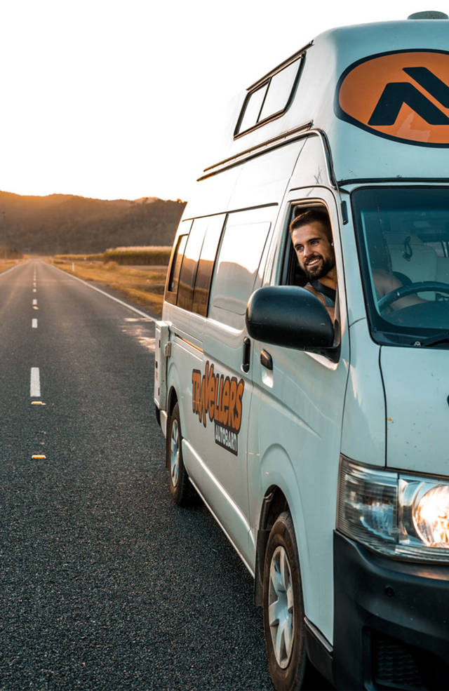 Hyr Hi5 campervan från Travellers Autobarn