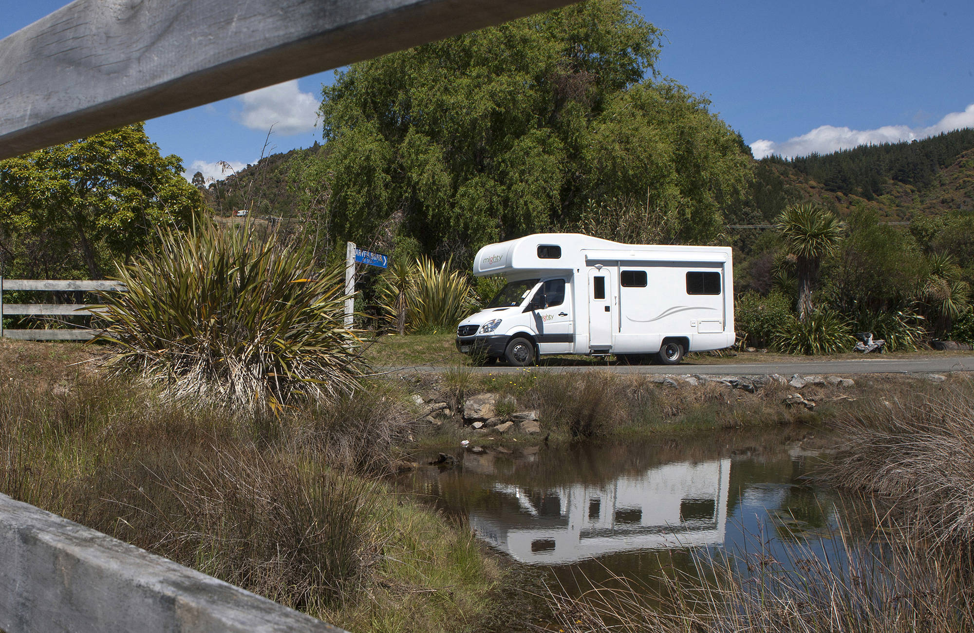 Mighty Big Six campervan i Nya Zeeland