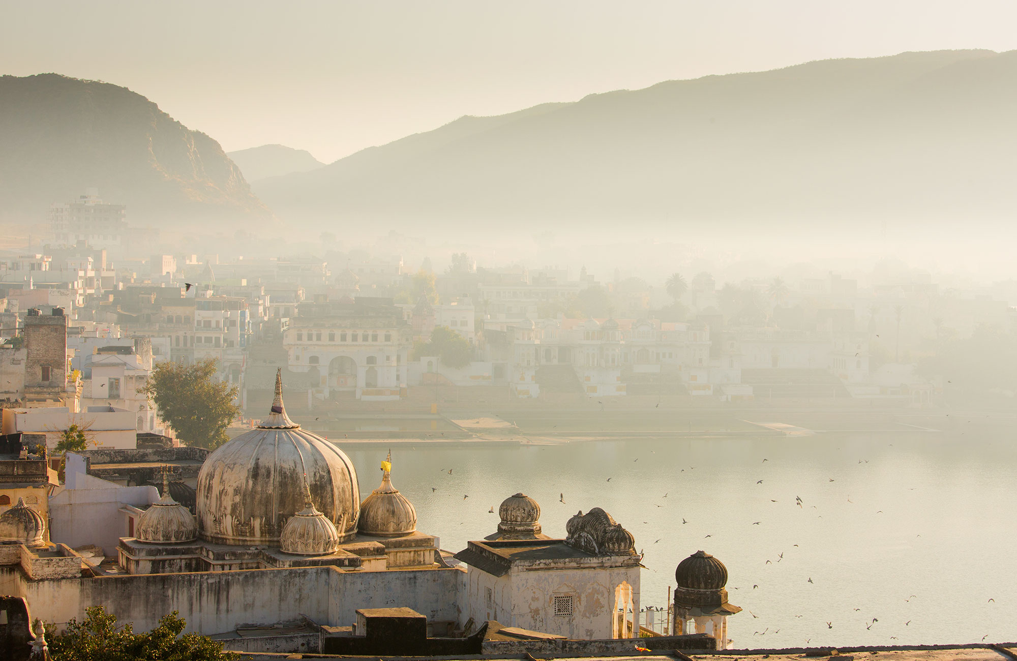 Hazy view over the old city of Pushkar in India