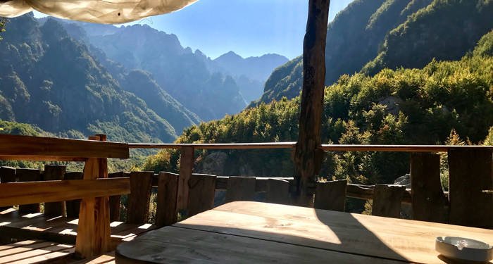 Njut av god mat i bergen i albanien