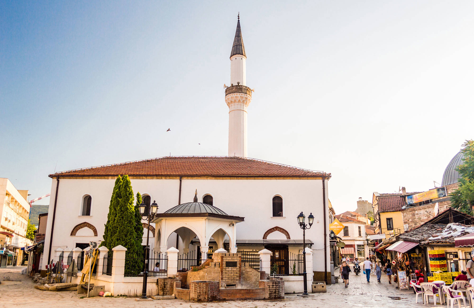 Nordmakedonien Skopje - Nordmakedonien - Wikipedia : Nordmakedoniens gränser och landets två internationella flygplatser (skopje och ohrid) är öppna.