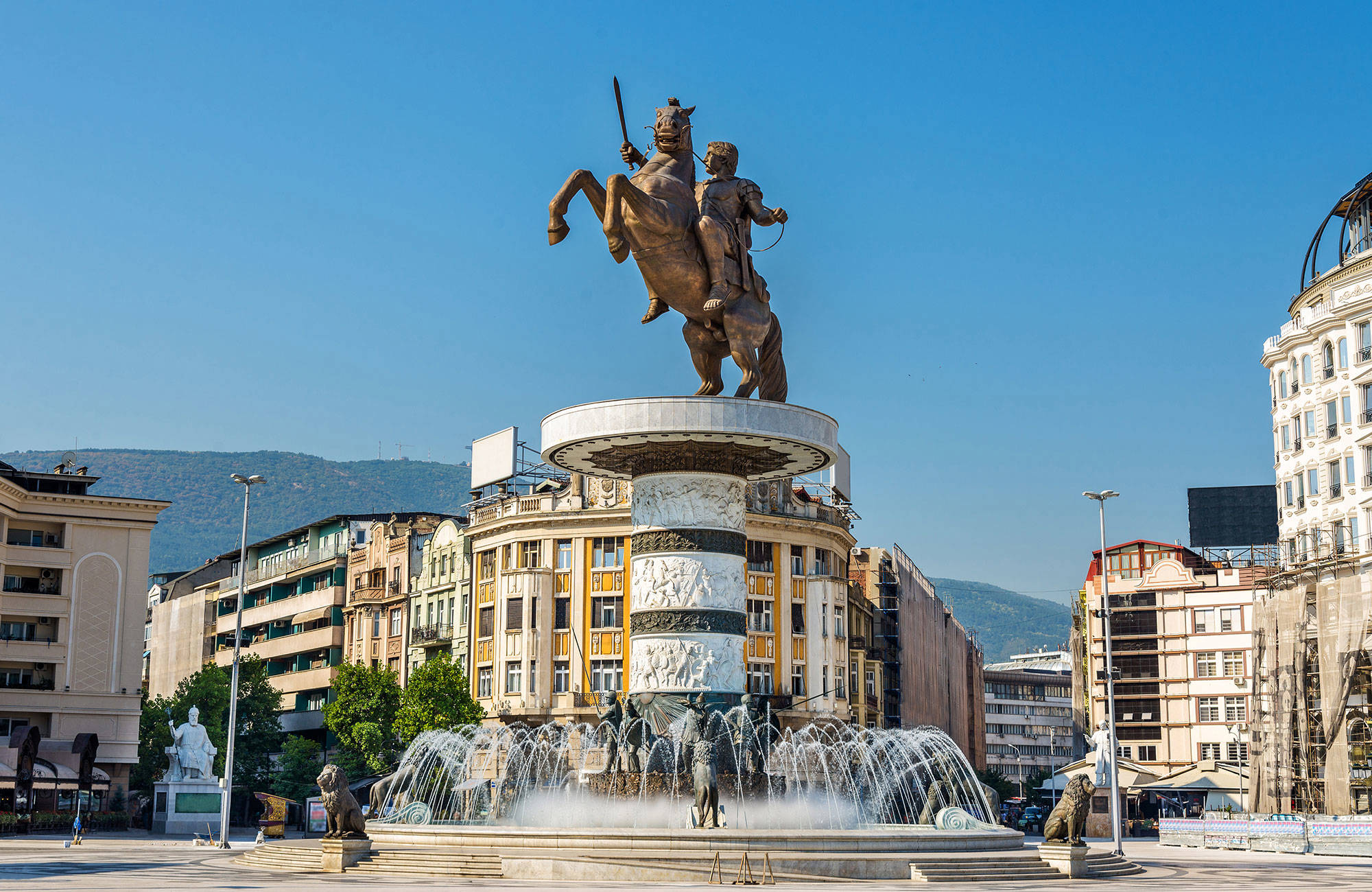 staty av Alexander den store under en resa till Nordmakedonien