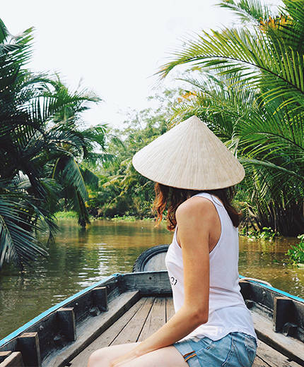 vietnam-woman-canoe-mekong-river-sidebar