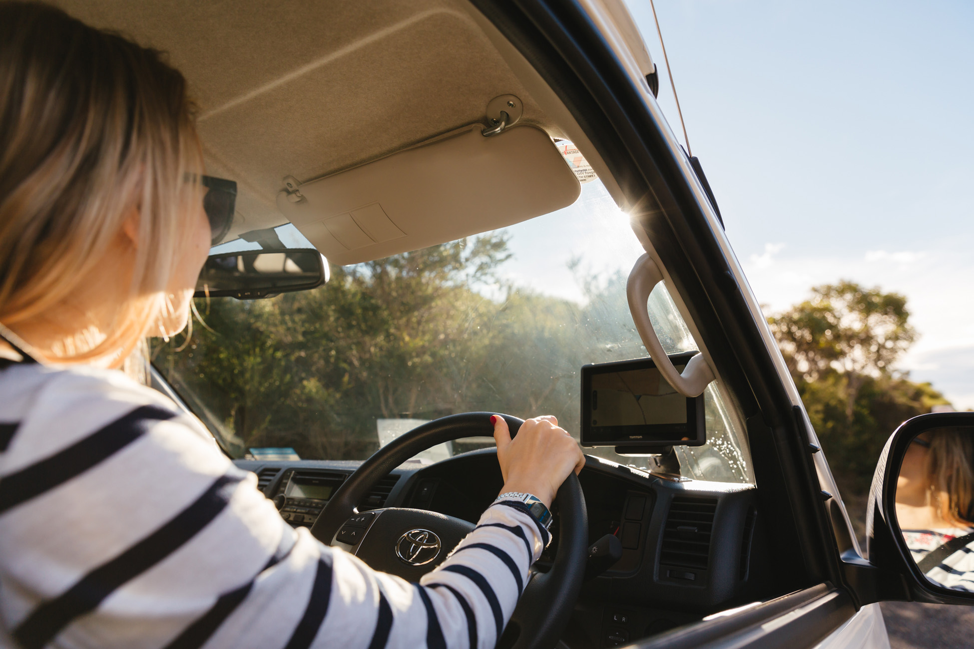 en kvinna som hyrt en husbil i australien