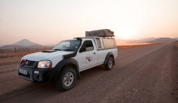 britz-4x4-mse-nissan-driving